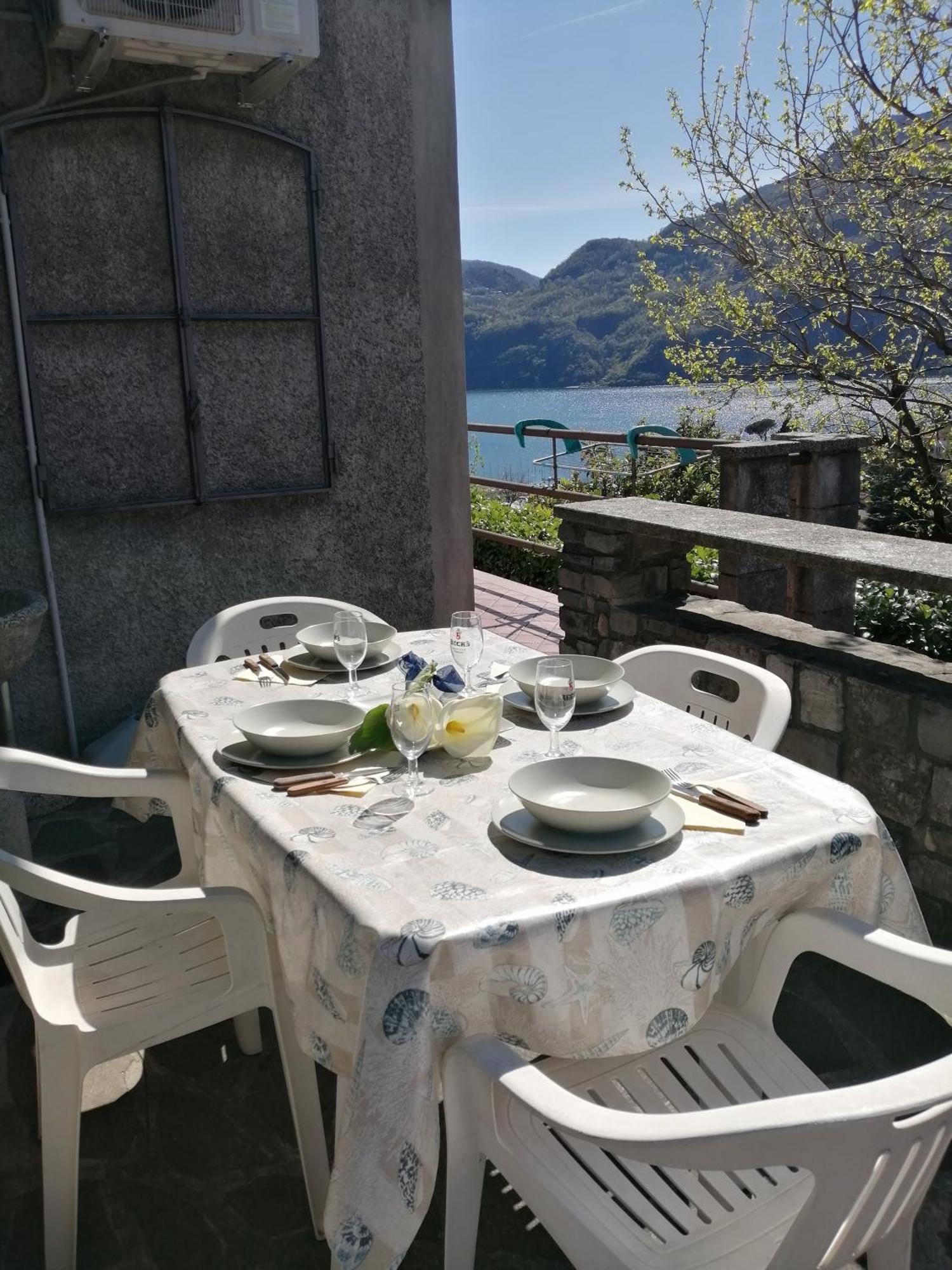 Lake And Guzzi View - Holiday Home مانديلو ديل لاريو المظهر الخارجي الصورة