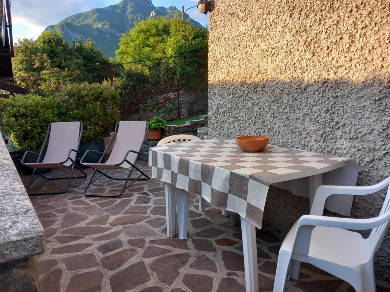 Lake And Guzzi View - Holiday Home مانديلو ديل لاريو المظهر الخارجي الصورة